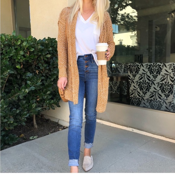 Abercrombie & Fitch Sweaters - Abercrombie & Fitch Knit Cardigan